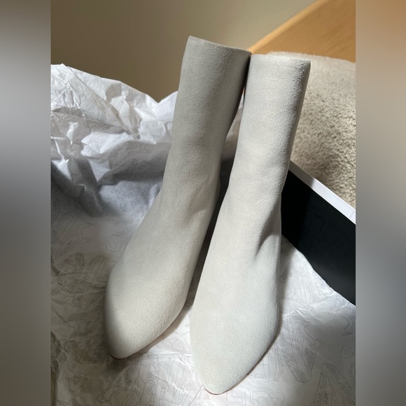 Boots 👢 - Picture 3 of 6